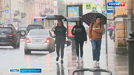 Бьют дожди. Питерские дожди юмор. Санкт-Петербург дождь. Дождь в Петербурге. Дождь в СПБ сегодня фото и видео.